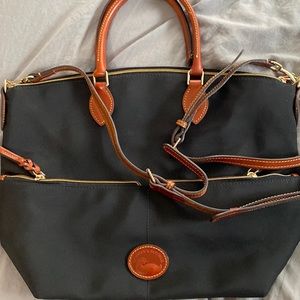 Large Dooney & Burke Tote.. Like New!!